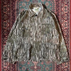 Vintage 80s-90s Cabela’s Realtree Camo 4-Pocket Jacket Size Medium 23 1/4 x 27